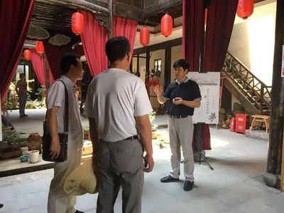 蘭溪市諸葛鎮(zhèn)諸葛村黨總支書記諸葛坤亨誦讀《清廉村居中的傳承與發(fā)展》